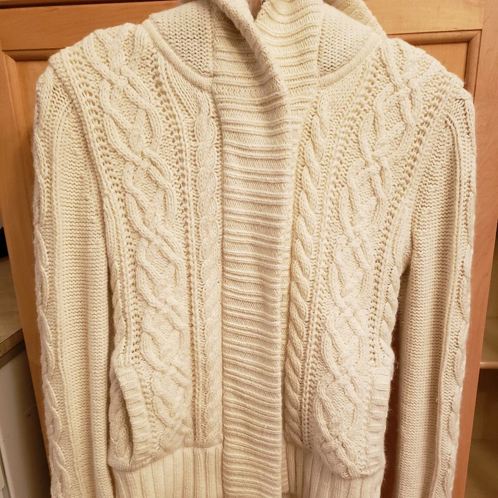 Sweater - Picture 7 of 8